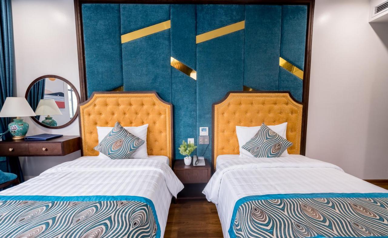 Paris Boutique Hotel Ha Long Bagian luar foto